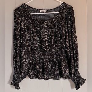 IN LOOM beautiful ditsy floral smocked peasant blouse 100% Rayon S